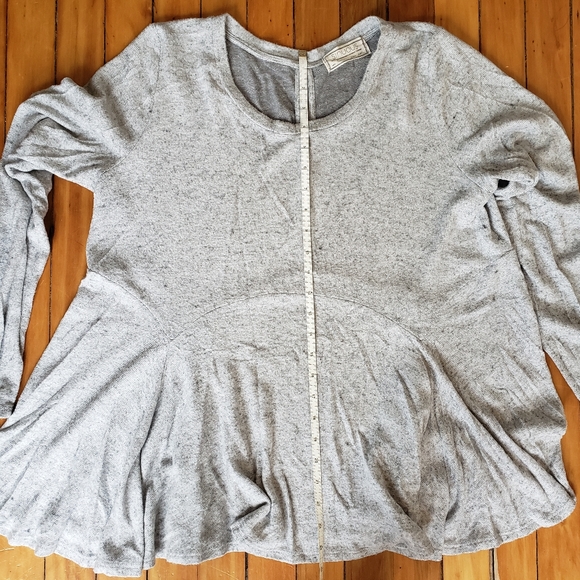 Sinuous Medium gray soft sweater - Picture 7 of 9